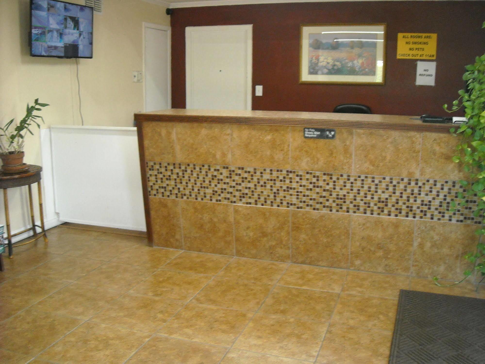Bastrop Inn Zewnętrze zdjęcie