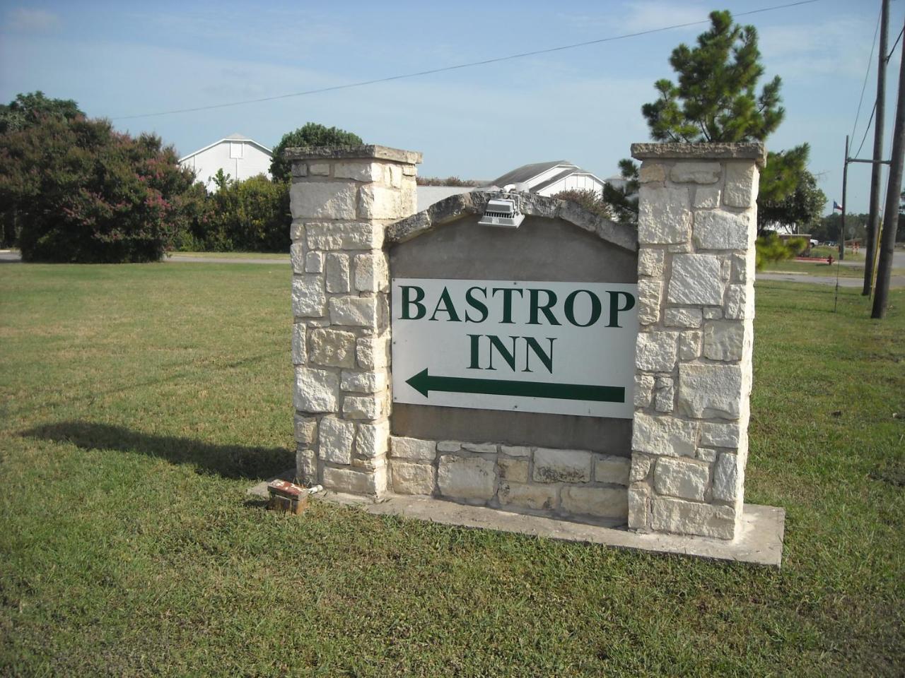 Bastrop Inn Zewnętrze zdjęcie