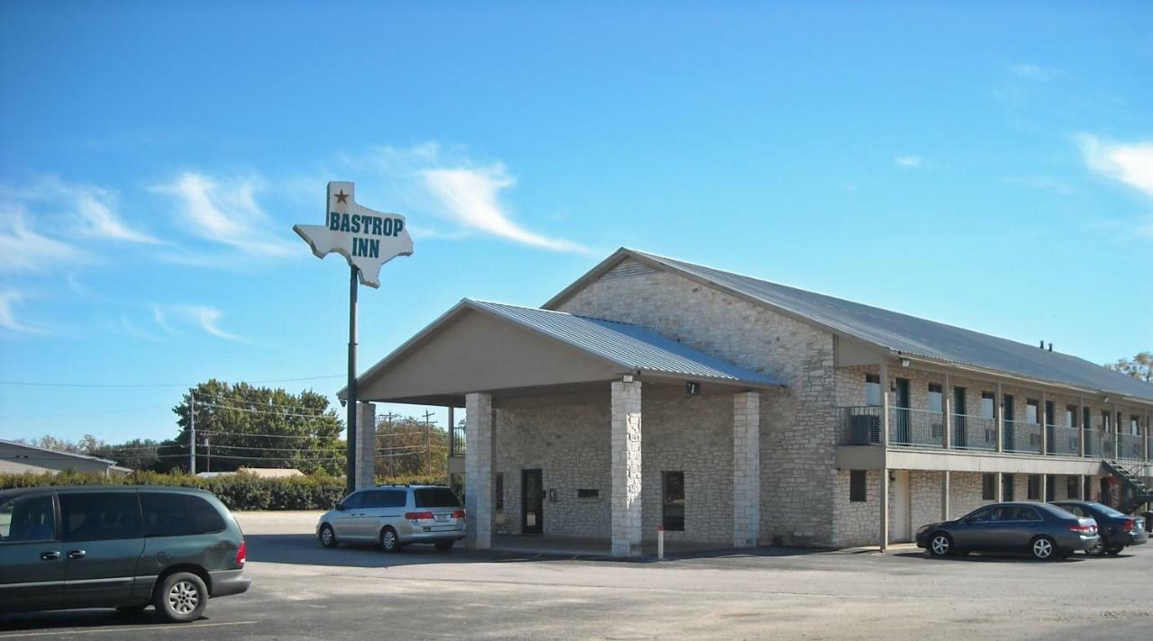 Bastrop Inn Zewnętrze zdjęcie